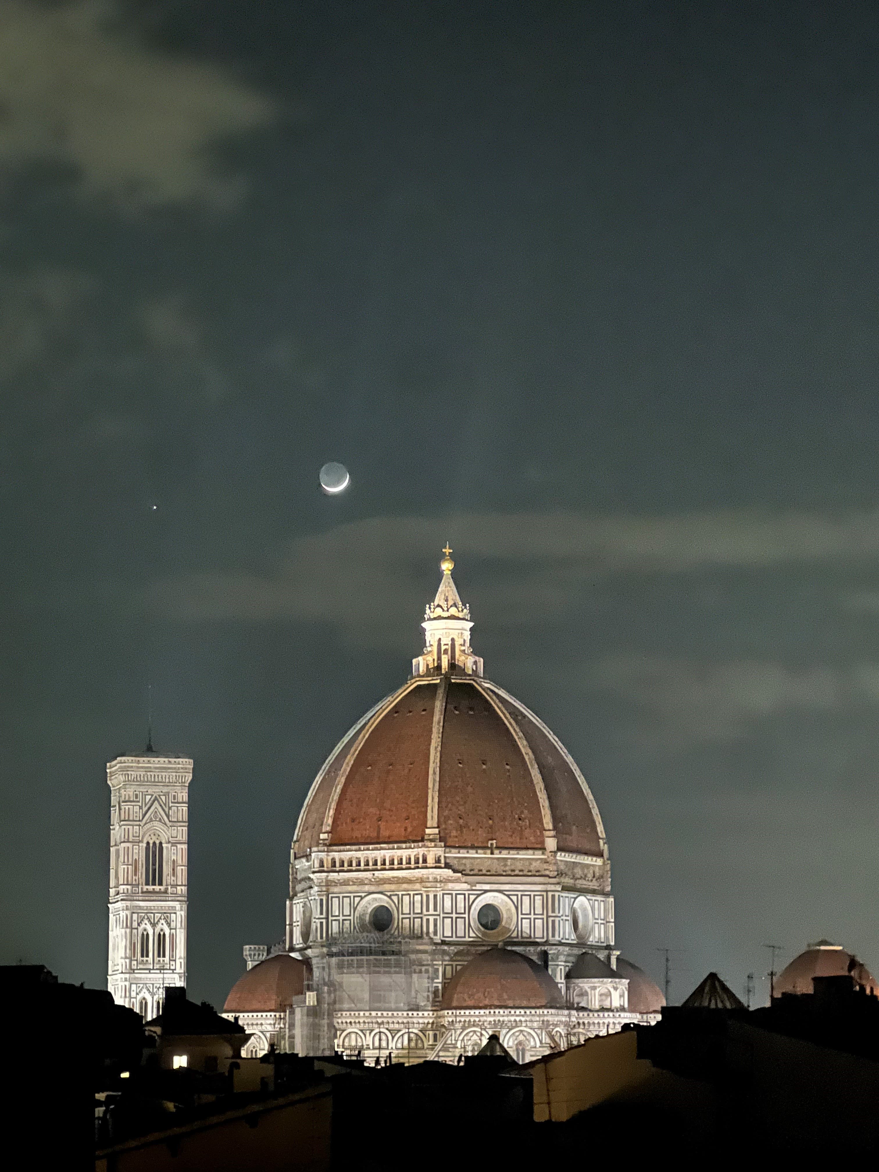 the central cathedral of Florence in the moonlight